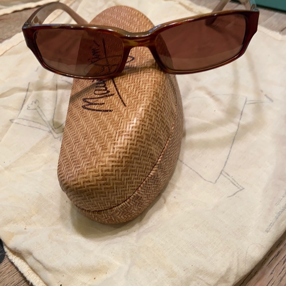 Maui tortoise sunglasses